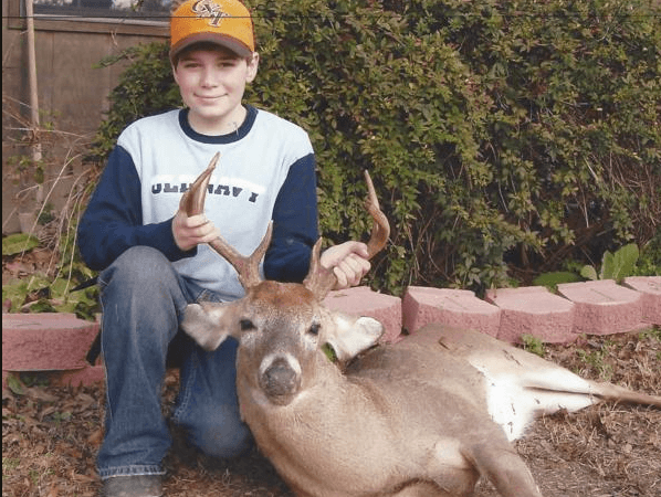 Best Mississippi White-tailed deer Outfitters